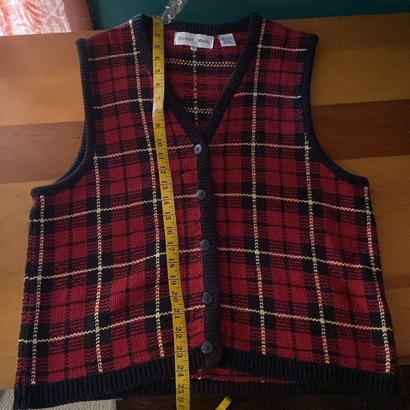 Cute preppy sweater vest - Picture 2 of 4